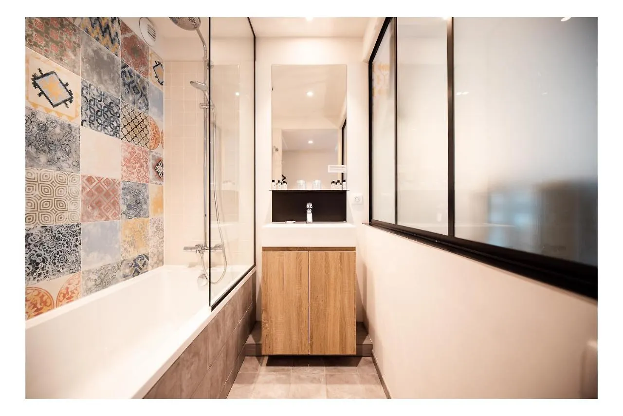 The Originals Boutique, Hotel Maison Montmartre Paris Les Puces France