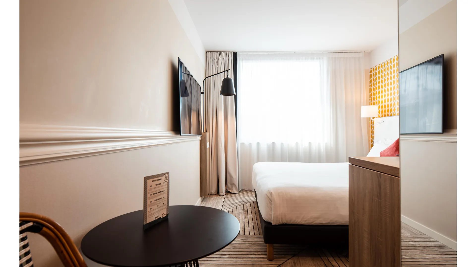 The Originals Boutique, Hotel Maison Montmartre Paris Les Puces