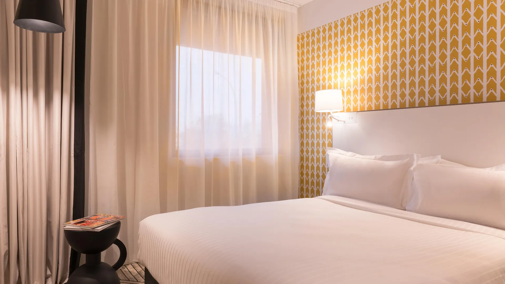 The Originals Boutique, Hotel Maison Montmartre Paris Les Puces