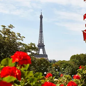 Hotel Plaza Athénée - Dorchester Collection