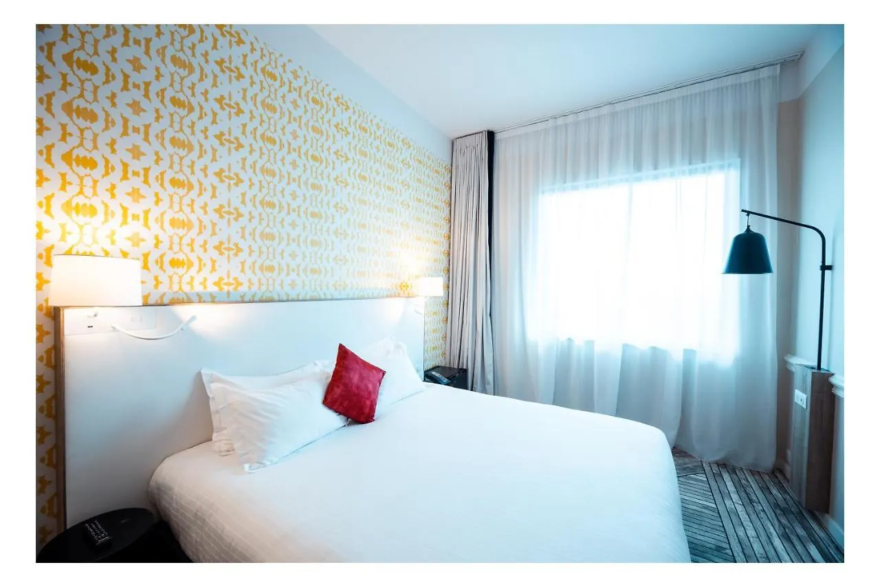 The Originals Boutique, Hotel Maison Montmartre Paris Les Puces