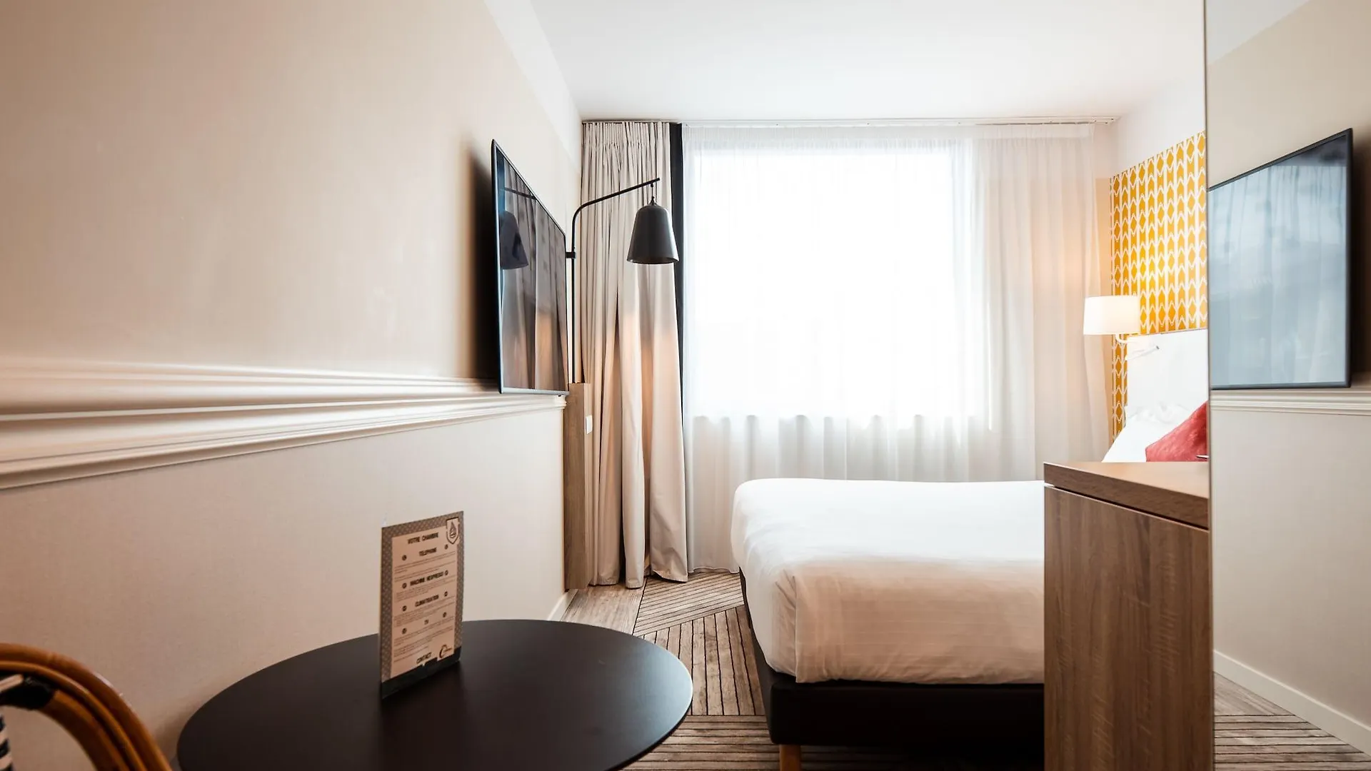 The Originals Boutique, Hotel Maison Montmartre Paris Les Puces