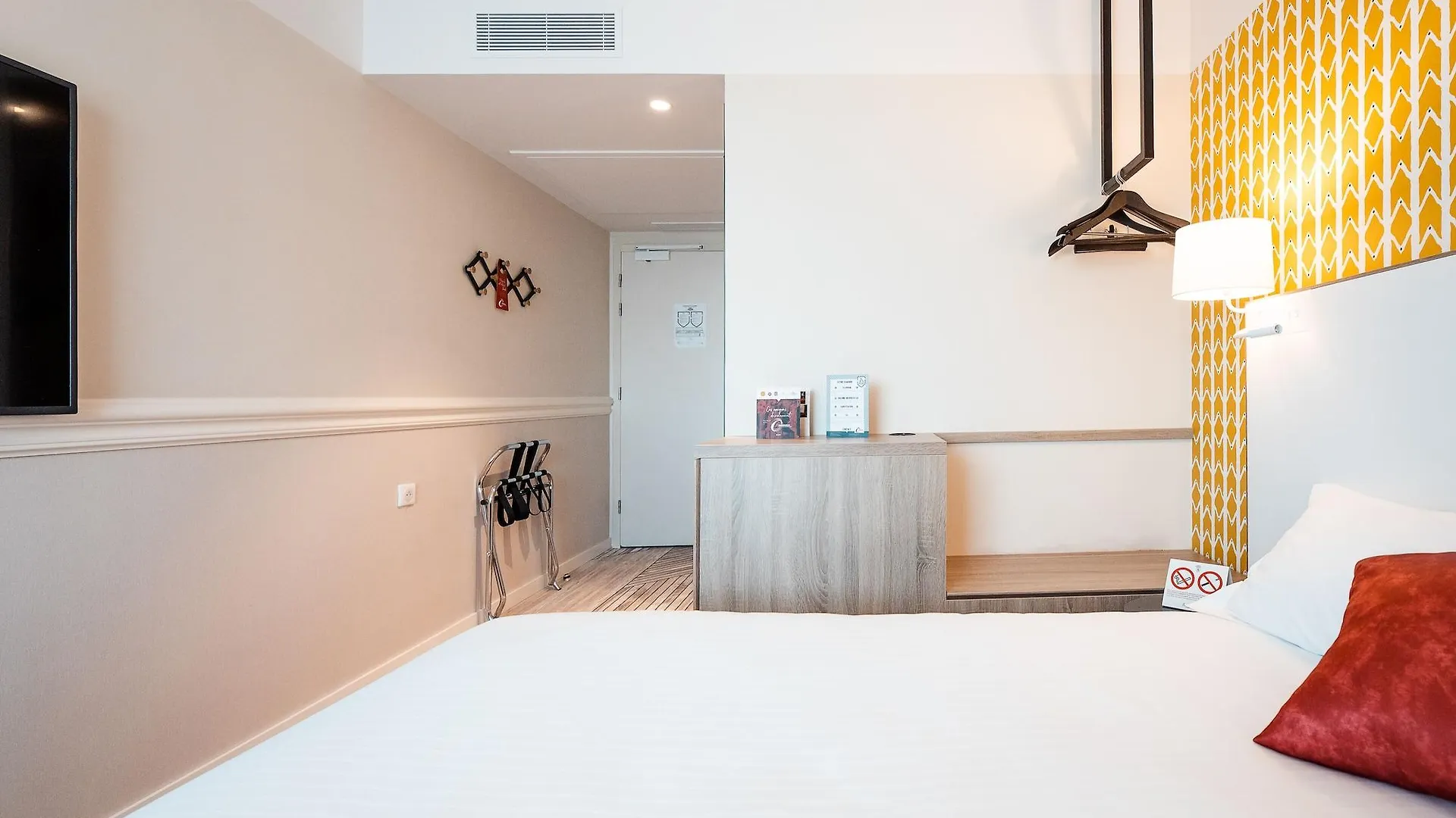 The Originals Boutique, Hotel Maison Montmartre Paris Les Puces