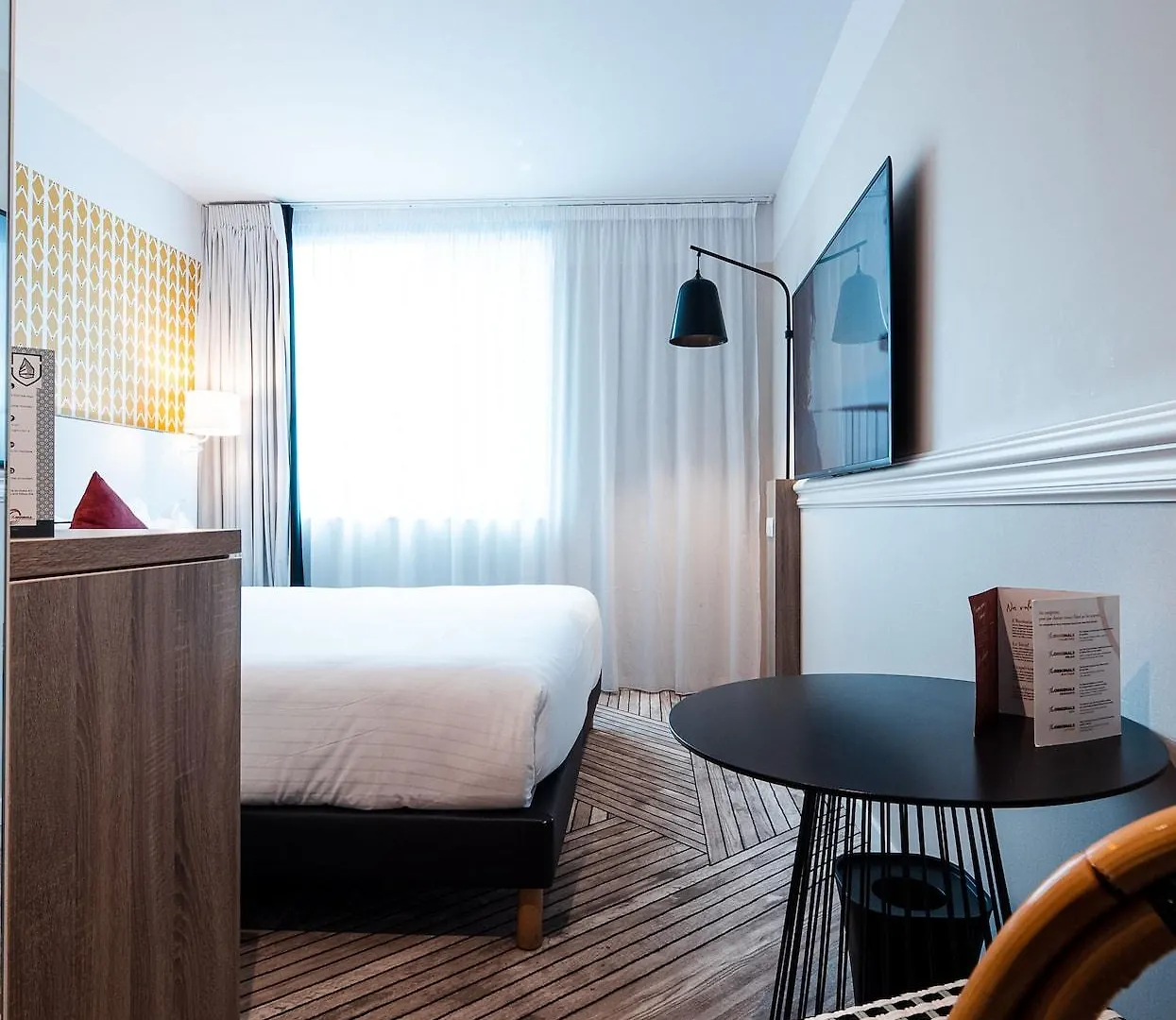The Originals Boutique, Hotel Maison Montmartre Paris Les Puces