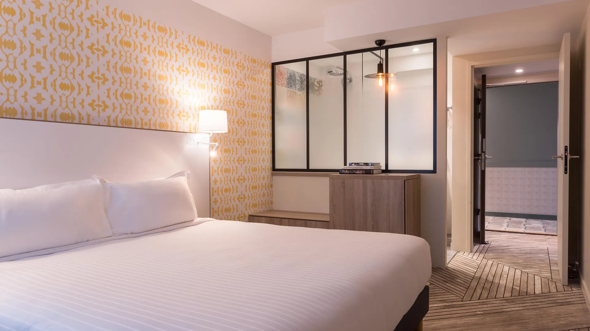 The Originals Boutique, Hotel Maison Montmartre Paris Les Puces