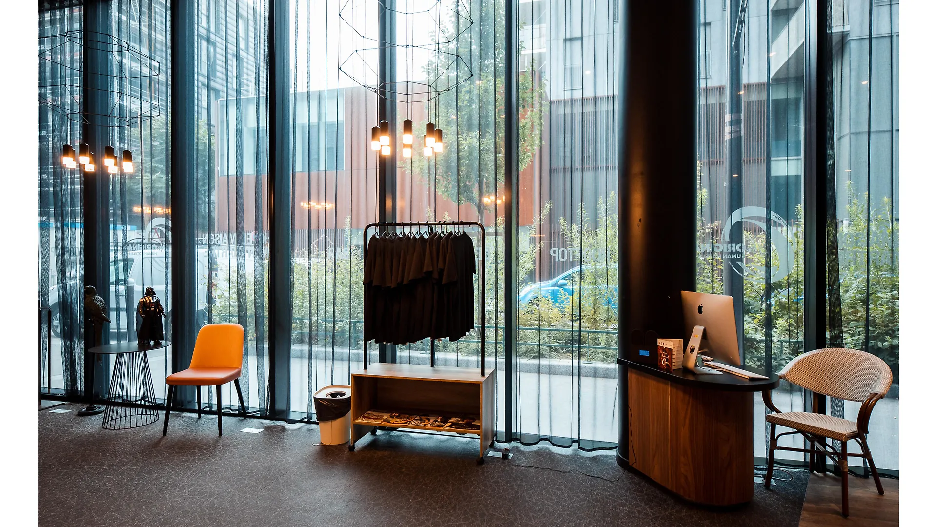 The Originals Boutique, Hotel Maison Montmartre Paris Les Puces 4*,