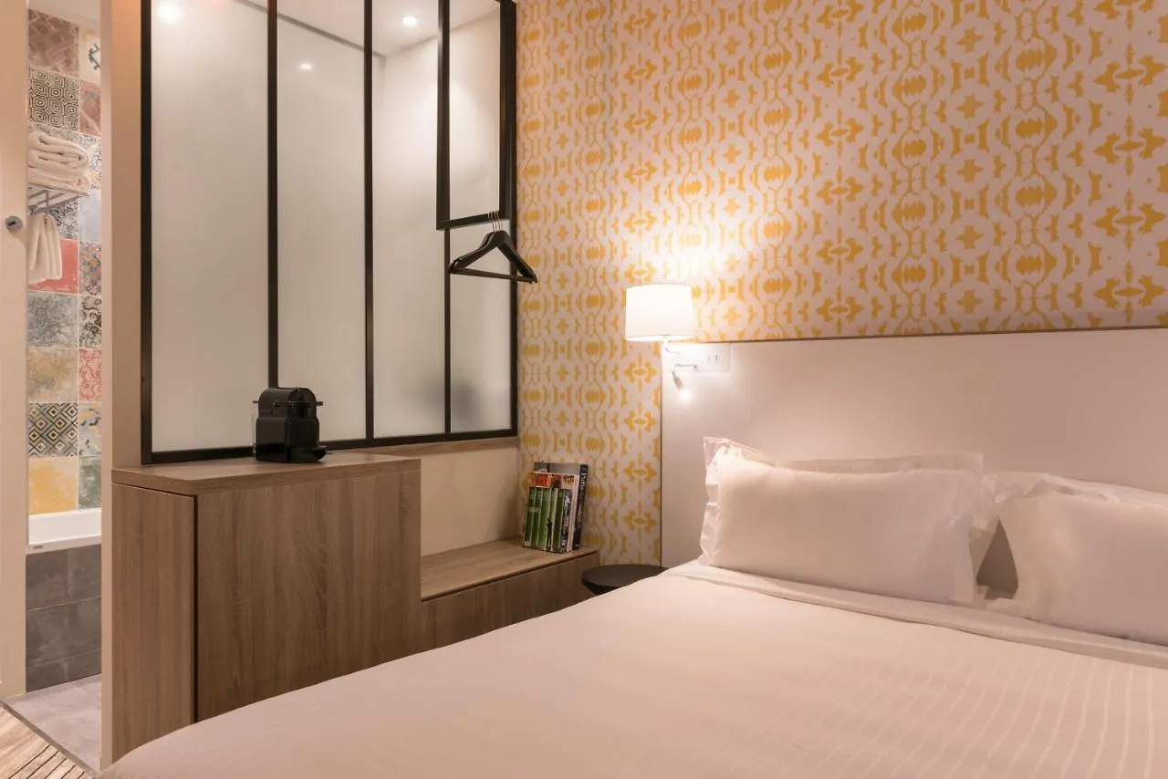 ****  The Originals Boutique, Hotel Maison Montmartre Paris Les Puces Franciaország