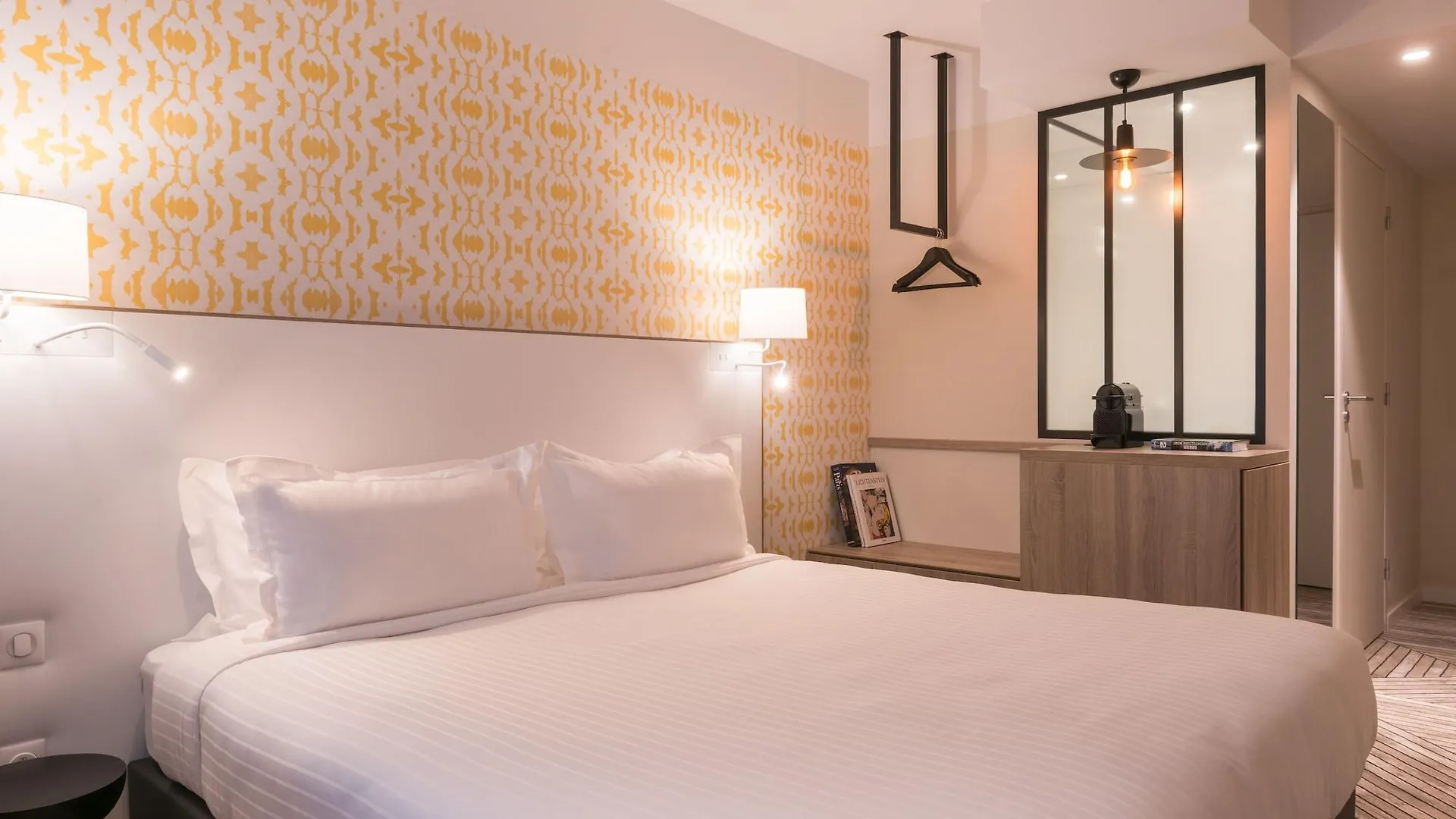 The Originals Boutique, Hotel Maison Montmartre Paris Les Puces