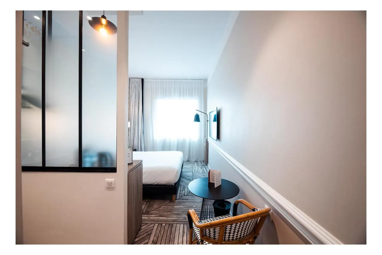 The Originals Boutique, Hotel Maison Montmartre Paris Les Puces